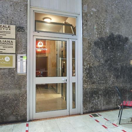 Central Apartment Close To Food And Shopping Bolonha Exterior foto